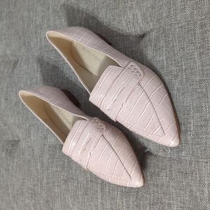 Marc Fisher size 5.5 blush color flats